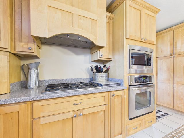 32 Diamond Drive, Barboursville, WV 25504