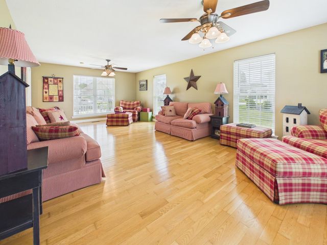 32 Diamond Drive, Barboursville, WV 25504