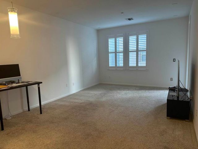 3420 Finnian Way 328, Dublin, CA 94568