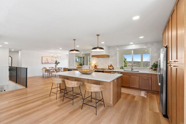 1140 Evergreen Lane, Vista, CA 92084