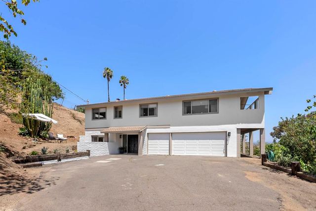 1140 Evergreen Lane, Vista, CA 92084