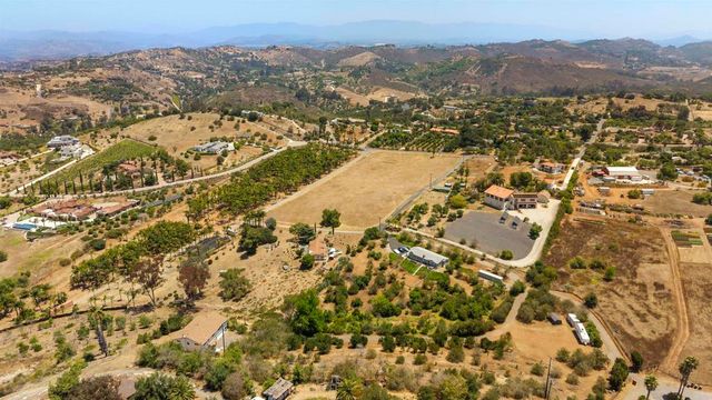 1140 Evergreen Lane, Vista, CA 92084