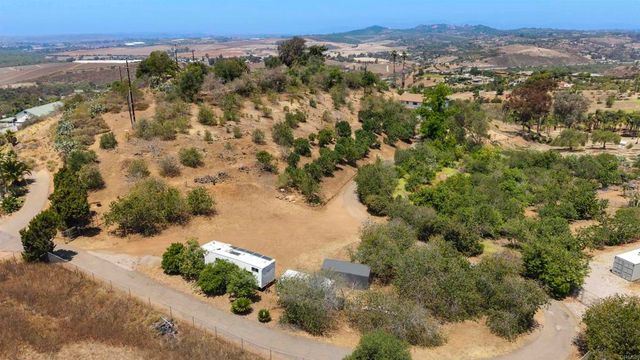 1140 Evergreen Lane, Vista, CA 92084