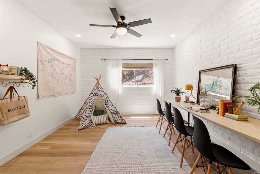 Image 9 of property listing at 1140 Evergreen Lane, Vista, CA 92084