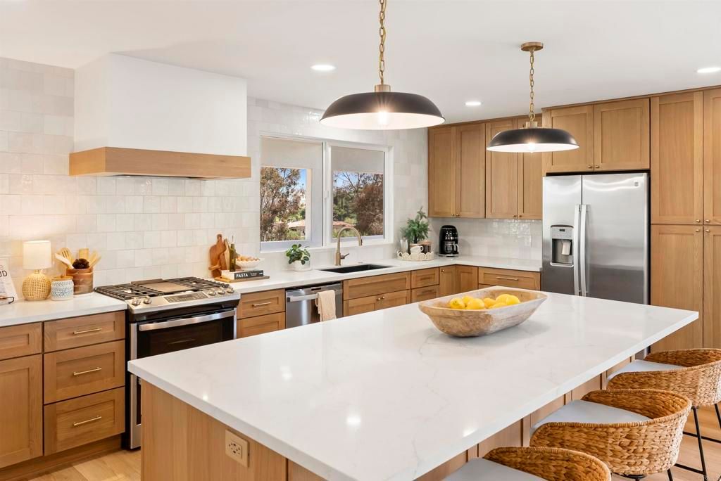 Image 19 of property listing at 1140 Evergreen Lane, Vista, CA 92084