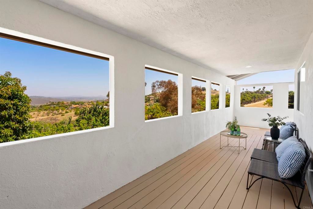 Image 25 of property listing at 1140 Evergreen Lane, Vista, CA 92084