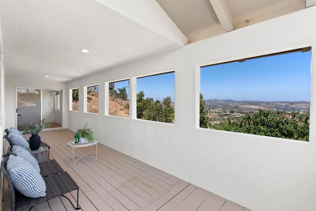 Image 27 of property listing at 1140 Evergreen Lane, Vista, CA 92084