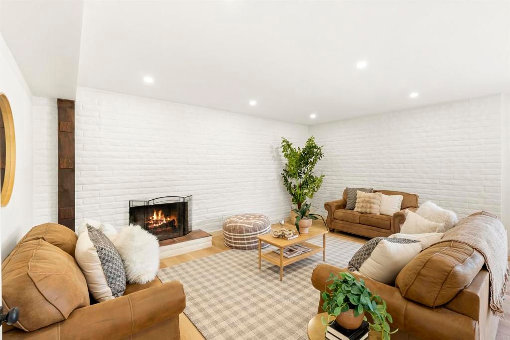 Image 4 of property listing at 1140 Evergreen Lane, Vista, CA 92084