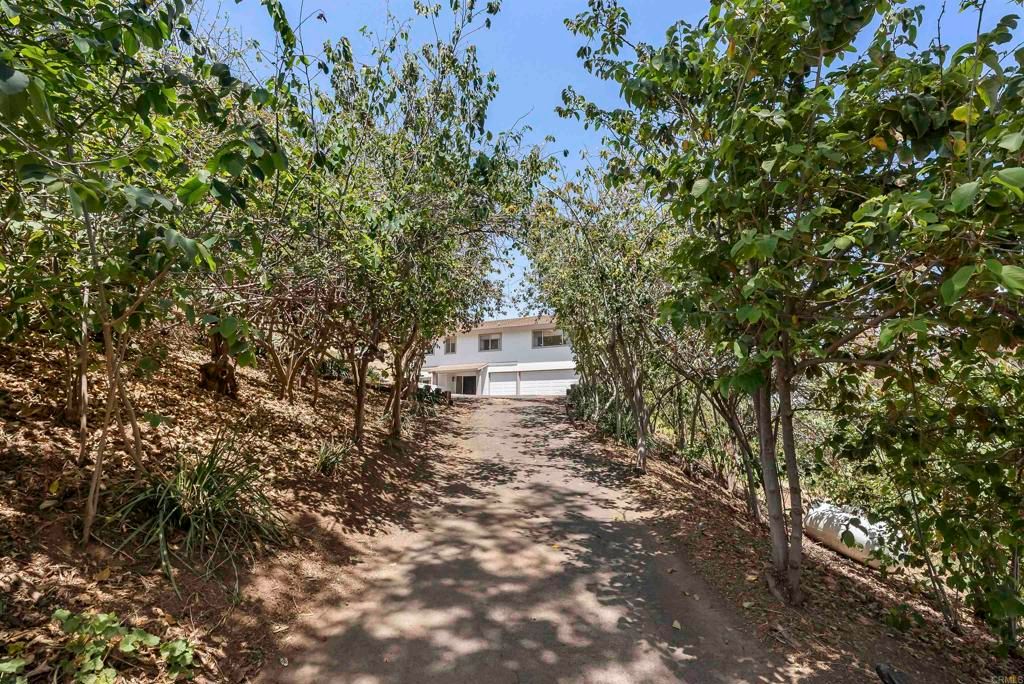 Image 49 of property listing at 1140 Evergreen Lane, Vista, CA 92084