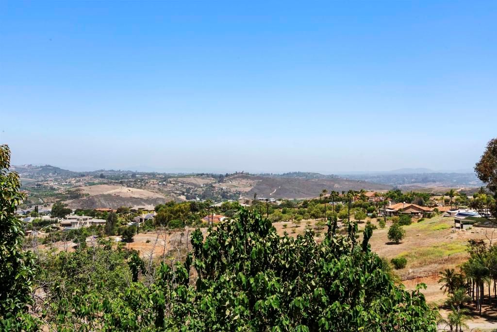 Image 51 of property listing at 1140 Evergreen Lane, Vista, CA 92084