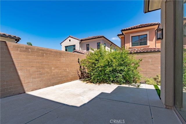 222 Fiore, Irvine, CA 92602