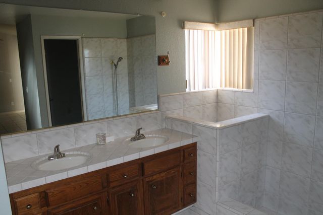 9519 Enchantment Ln, Stockton, CA 95209