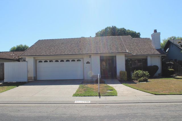 9519 Enchantment Ln, Stockton, CA 95209