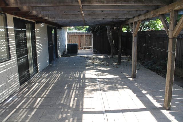 9519 Enchantment Ln, Stockton, CA 95209