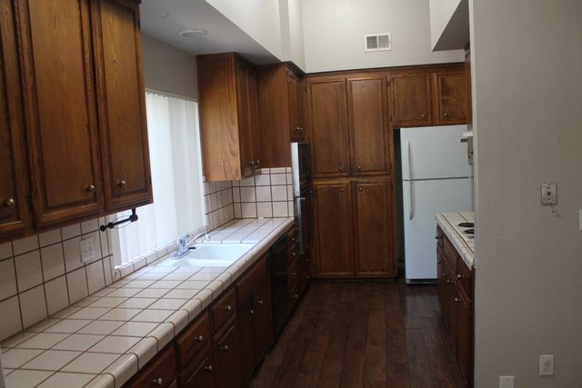 9519 Enchantment Ln, Stockton, CA 95209