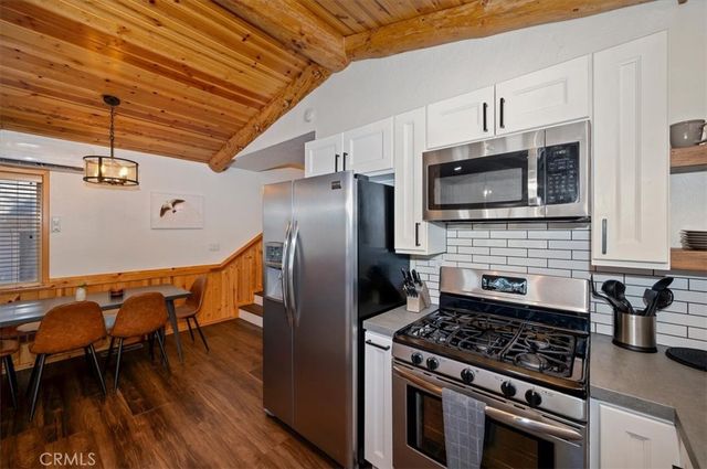 42577 Falcon Avenue, Big Bear Lake, CA 92315