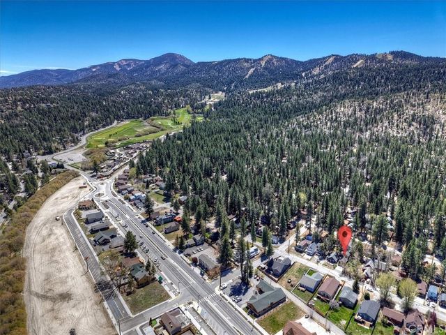 42577 Falcon Avenue, Big Bear Lake, CA 92315