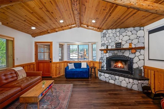 42577 Falcon Avenue, Big Bear Lake, CA 92315