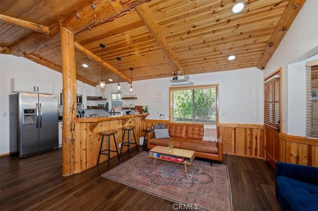 42577 Falcon Avenue, Big Bear Lake, CA 92315