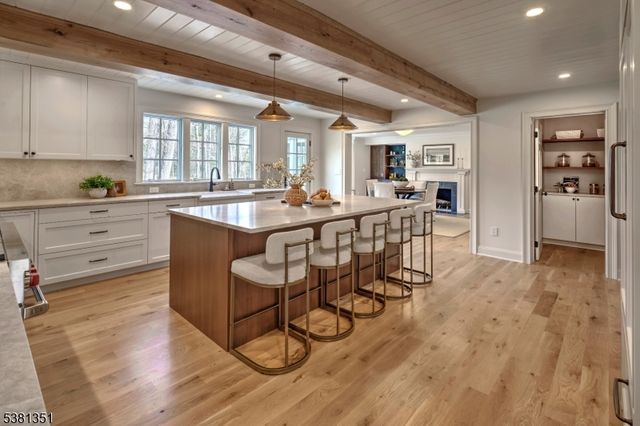 1 White Deer Ln, Harding Twp., NJ 07976