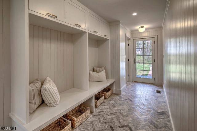 1 White Deer Ln, Harding Twp., NJ 07976
