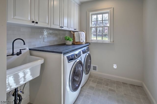 1 White Deer Ln, Harding Twp., NJ 07976