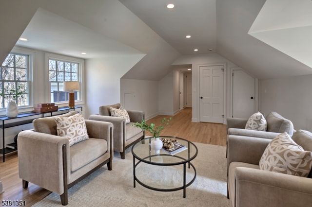 1 White Deer Ln, Harding Twp., NJ 07976