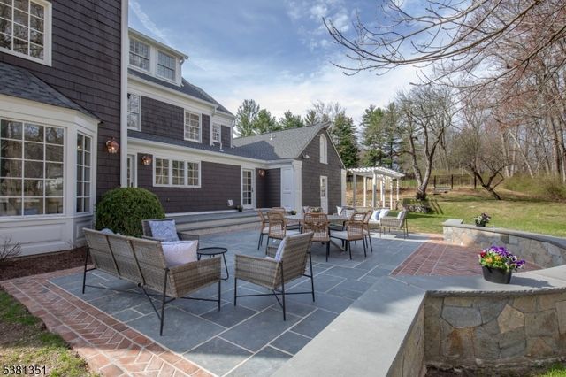 1 White Deer Ln, Harding Twp., NJ 07976