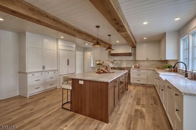 1 White Deer Ln, Harding Twp., NJ 07976