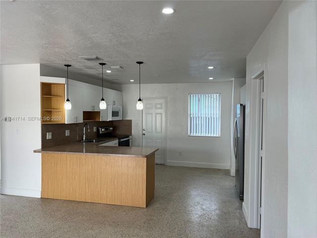 4725 NW 4th St Front, Miami, FL 33126