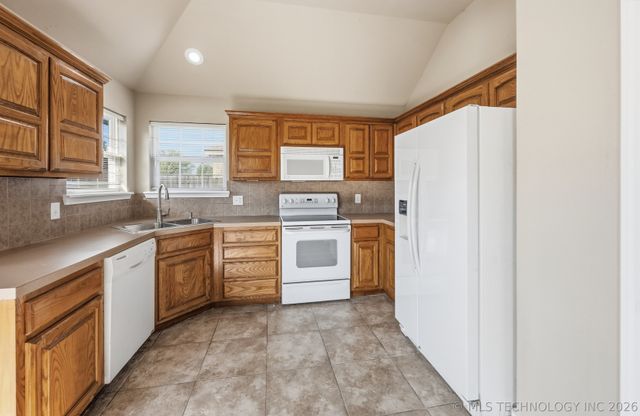 1507 W Vicksburg Place, Broken Arrow, OK 74011