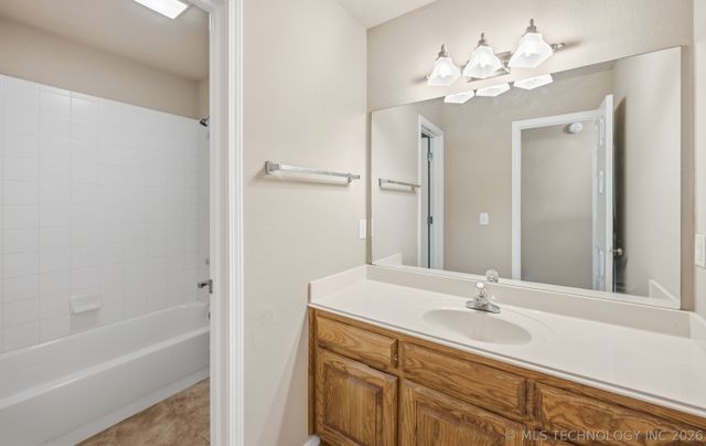 1507 W Vicksburg Place, Broken Arrow, OK 74011