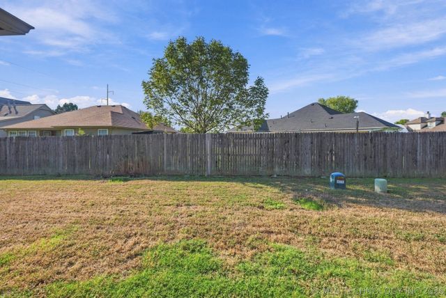 1507 W Vicksburg Place, Broken Arrow, OK 74011