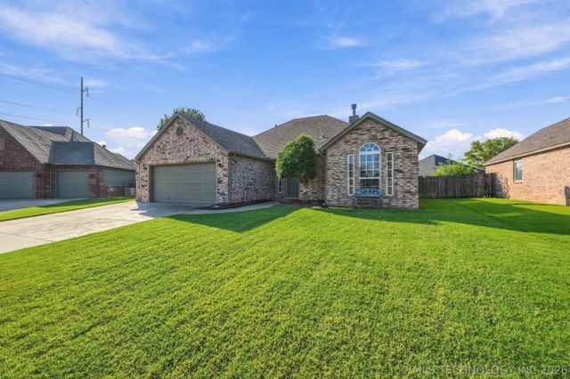 1507 W Vicksburg Place, Broken Arrow, OK 74011