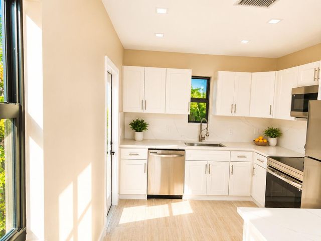 607 SW 10th Street, Fort Lauderdale, FL 33315