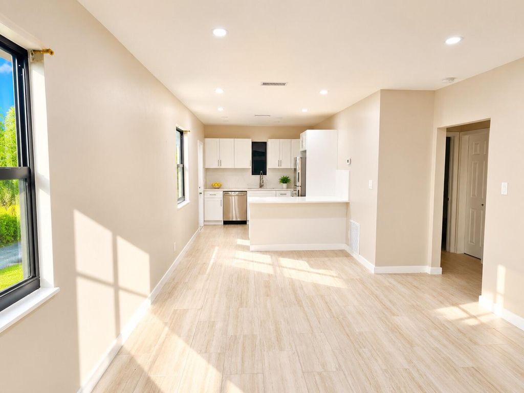 607 SW 10th Street, Fort Lauderdale, FL 33315