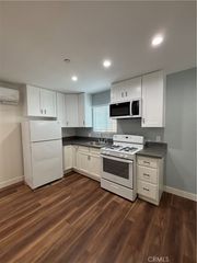 7331 1/2 Kraft, North Hollywood, CA 91605