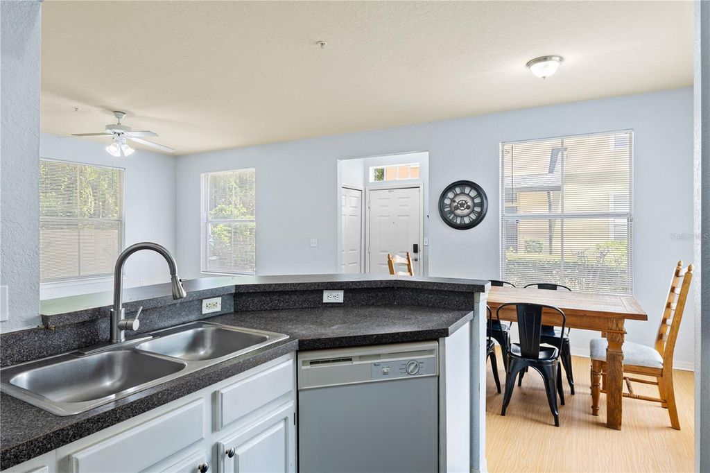 Image 14 of property listing at 6017 WESTGATE DRIVE 913, Orlando, FL 32835