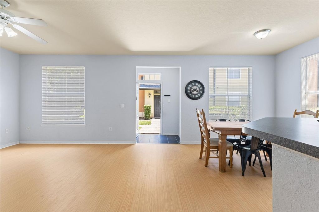 Image 6 of property listing at 6017 WESTGATE DRIVE 913, Orlando, FL 32835