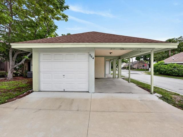 724 LAKESIDE DRIVE, Winter Springs, FL 32708