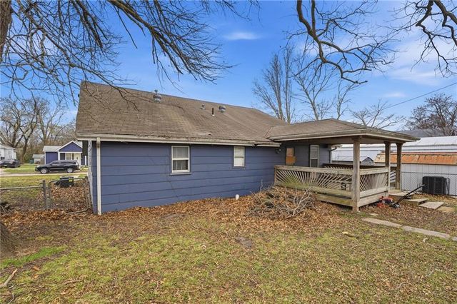 328 Walnut Avenue, Osawatomie, KS 66064