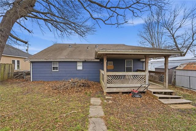 328 Walnut Avenue, Osawatomie, KS 66064