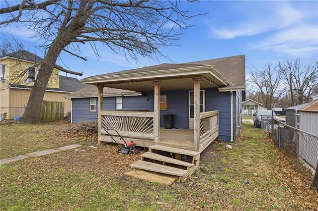 328 Walnut Avenue, Osawatomie, KS 66064