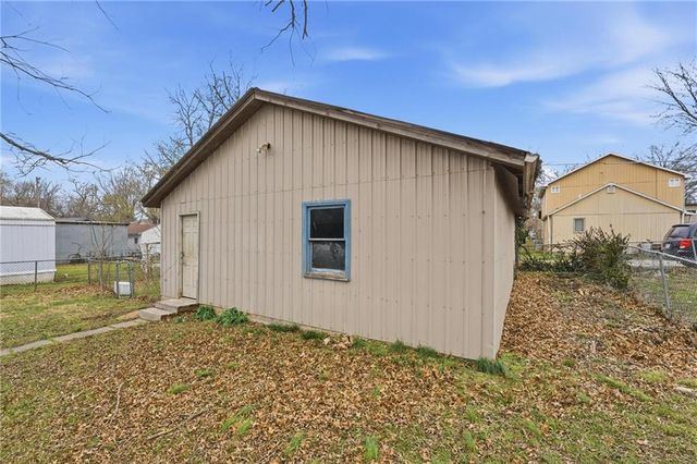 328 Walnut Avenue, Osawatomie, KS 66064