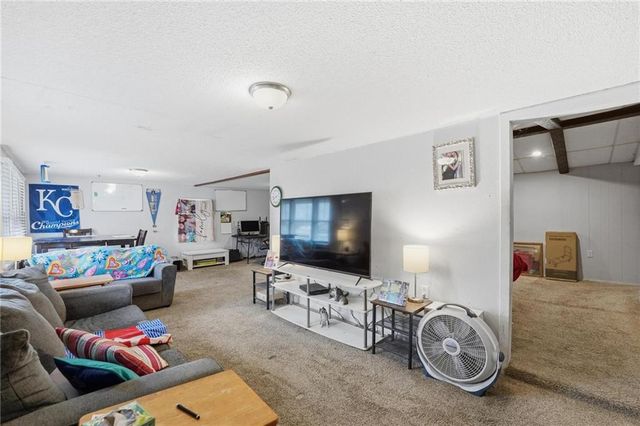 328 Walnut Avenue, Osawatomie, KS 66064