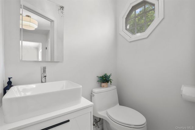 63 Underhill Road, Scarsdale, NY 10583