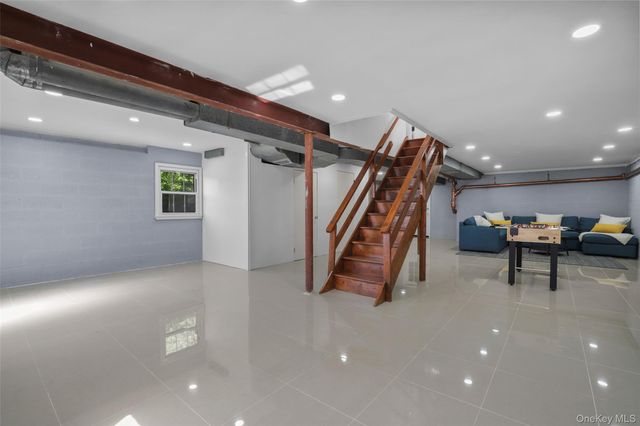 63 Underhill Road, Scarsdale, NY 10583