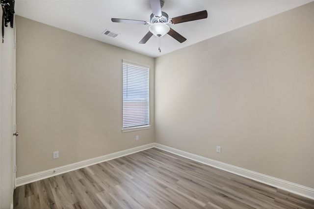 4948 Birchwood Bluff Lane, Rosharon, TX 77583