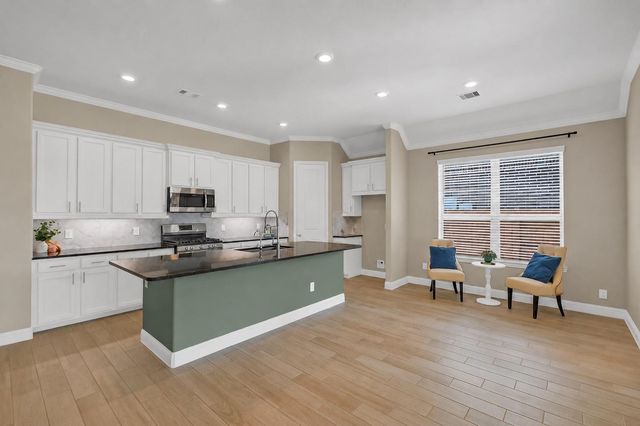 4948 Birchwood Bluff Lane, Rosharon, TX 77583