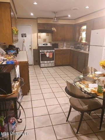 1660 Smallwood Street, Jackson, MS 39212